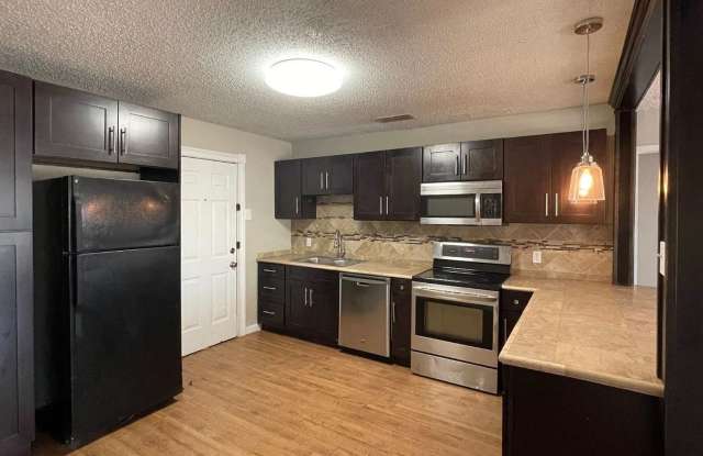 4 Bedroom 2 Bathroom House close to Texas Tech! photos photos