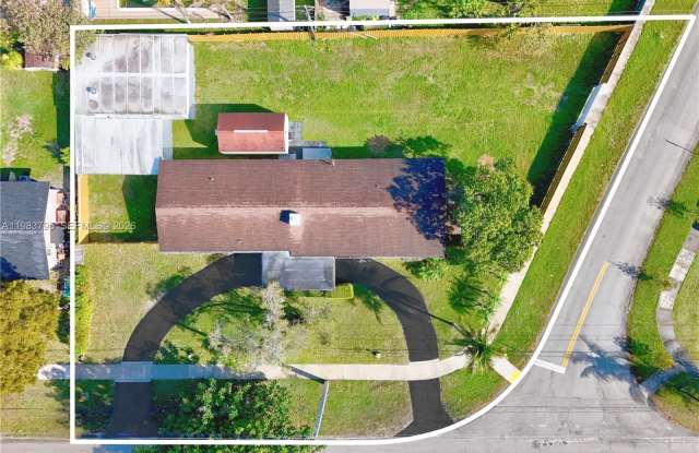 8501 SW 128th St photos photos