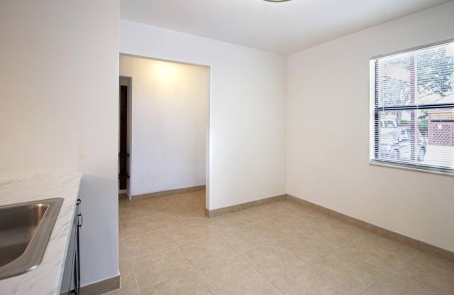 105 Lakeview Drive E Gallery 4