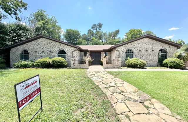 Viewable June 4th!  In-ground Pool!  Small Pets Accepted! photos photos