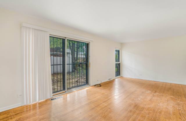 11526 S Racine Ave - 11526 South Racine Avenue, Chicago, IL 60643