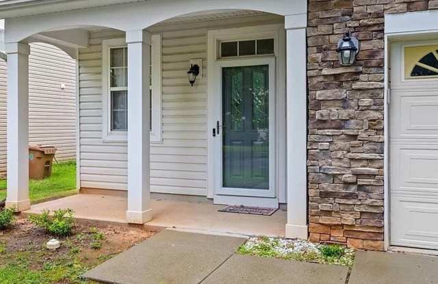 Room in 4 Bedroom Home at Milpass Dr photos photos