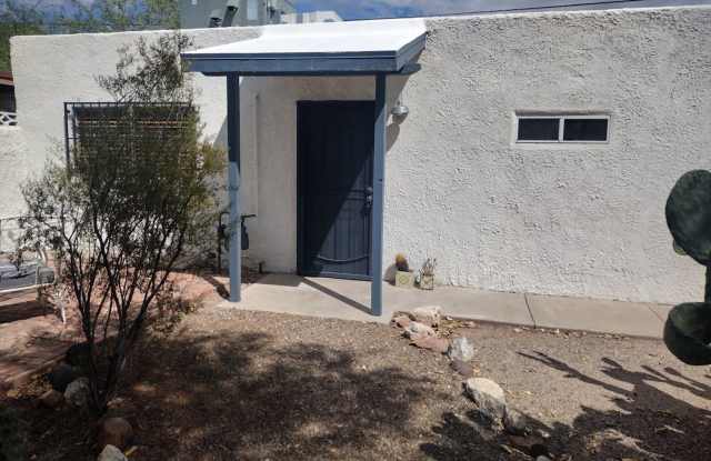1071 E Seneca St. Guest House Gallery 1