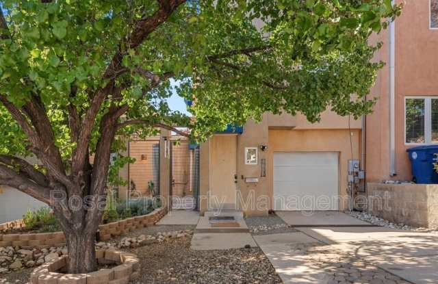 405 Ridge Place NE Gallery 1