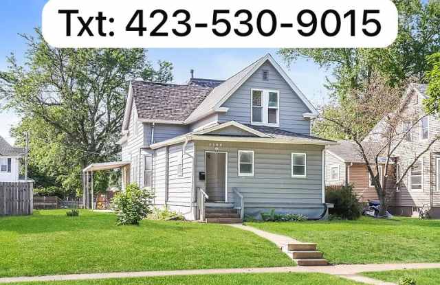 2105 Claussen St - 2105 Claussen Street, Davenport, IA 52802