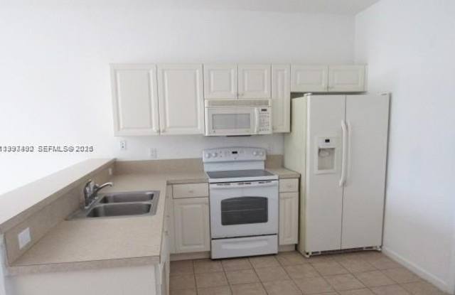 1114 Lucaya Dr photos photos