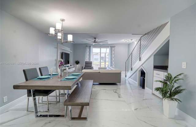 1261 Presidio Dr photos photos