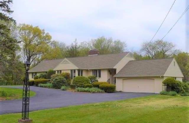35 Deerhaven Rd - 35 Deerhaven Road, Middlesex County, MA 01773