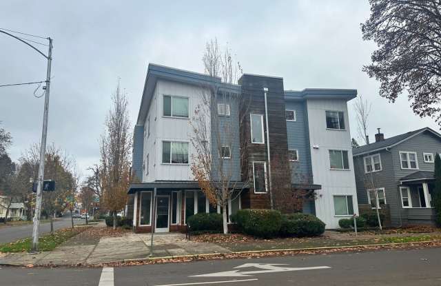 491 W 8th Ave photos photos