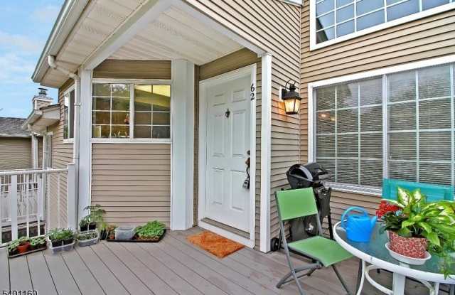 62 Bentley Court Condo - 62 Bentley Court, Somerset County, NJ 07921