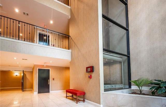 Charming 2BR Condo in Atlanta Gallery 3