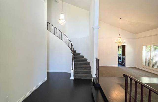 Stunning, Spacious 4BD/3BA Luxurious Home in University City! Only $6,595/mo! Gallery 3