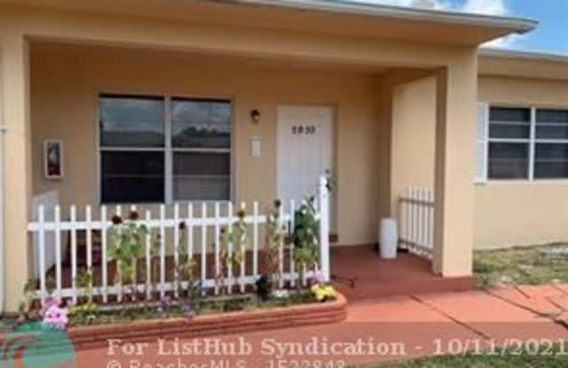 2933 Washington St - 2933 Washington St, Hollywood, FL 33020