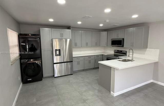 4111 Stirling Rd photos photos