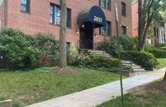 One bedroom Glover Park charmer photos photos