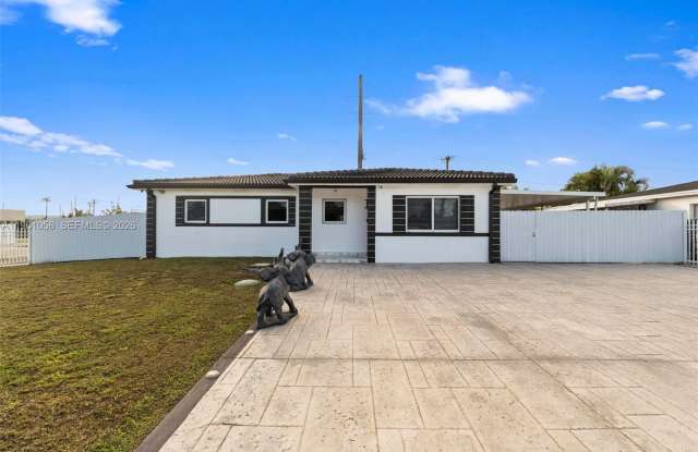 8300 NW 35th Pl photos photos