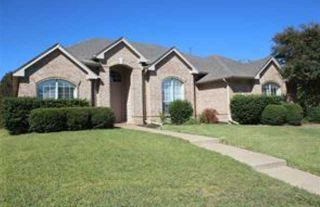 1 Laura Elizabeth Court - 1 Laura Elizabeth Court, Mansfield, TX 76063