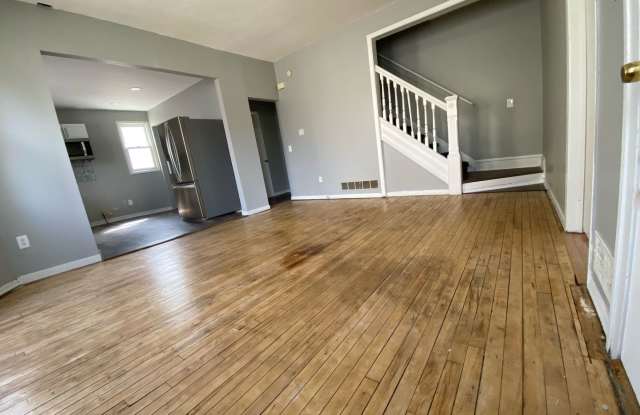 Beautiful 4 Bedroom 1.5 Bathroom Townhome in Minneapolis! photos photos