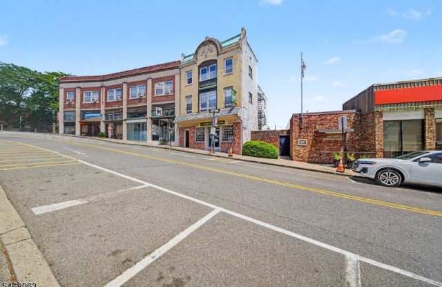 409 Main St Gallery 2