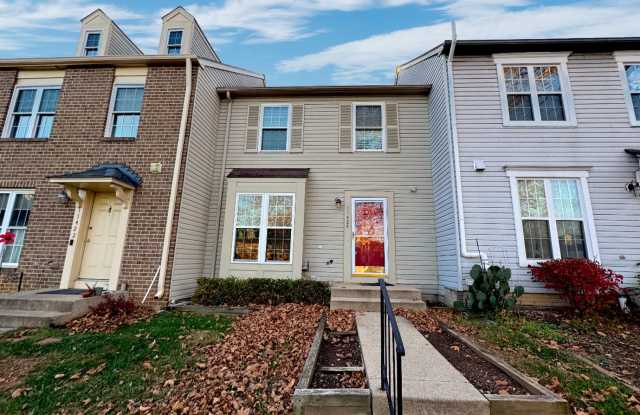 Lovely 3 BR/3.5 BA Townhome in Germantown! - 11424 Brundidge Terrace, Germantown, MD 20876