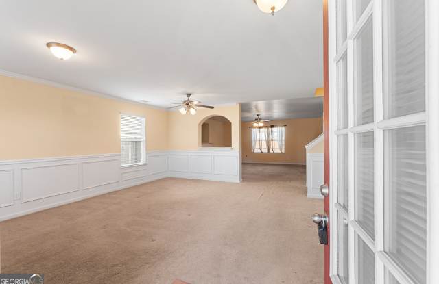 102 Steeple Court Gallery 2