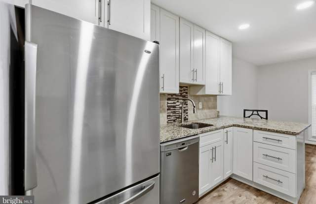 11741 NORTH SHORE Drive Gallery 4