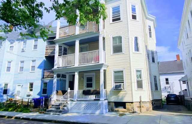 6 Edwin St. Gallery 1