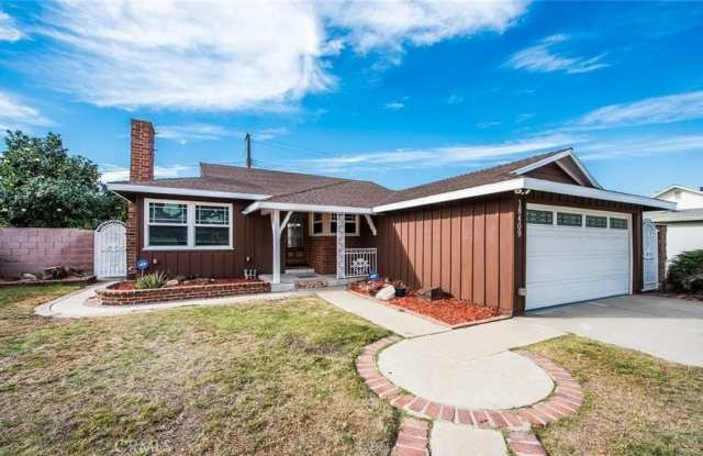 18409 Purche photos photos