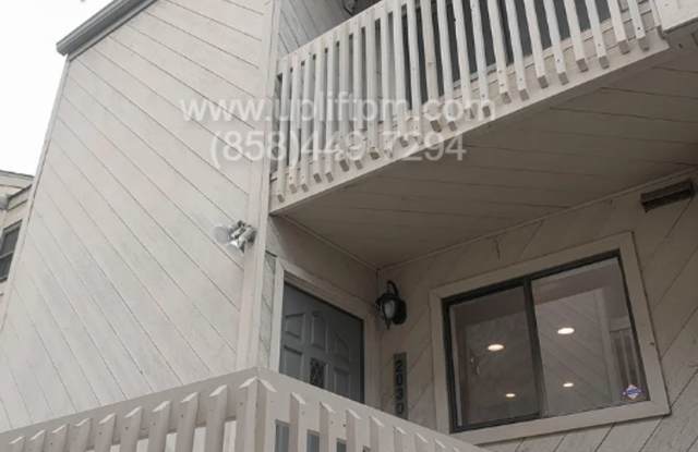 Spacious Townhome Just Minutes from the Beach! photos photos