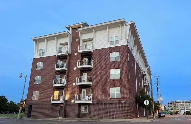 426 N FRONT photos photos