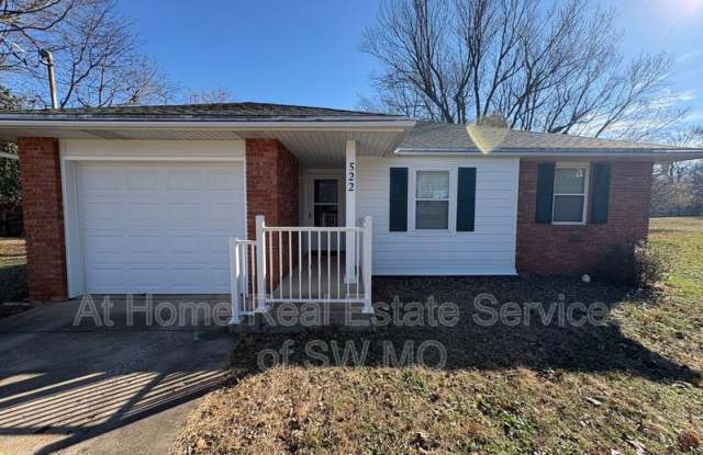 522 E Ottowa Court - 522 East Ottowa Court, Springfield, MO 65807