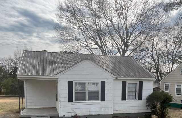 Relax on the Porch: Cozy 2-Bedroom Home in Talladega!!! photos photos