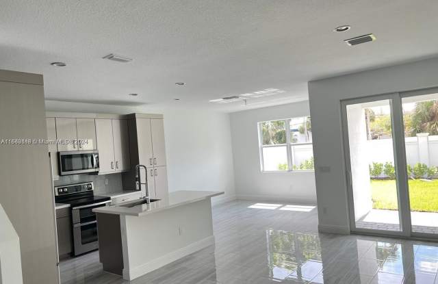 574 Parsons Way 574, Deerfield Beach, FL 33442 Gallery 4