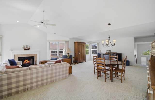 326 Satinwood Court N Gallery 3