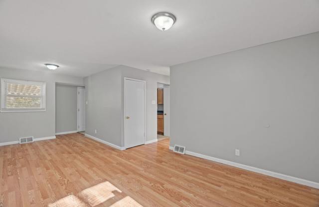 3-Bedroom Home with Large Backyard – Section 8 Welcome! Gallery 4