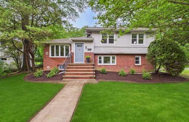 440 Albin Court photos photos