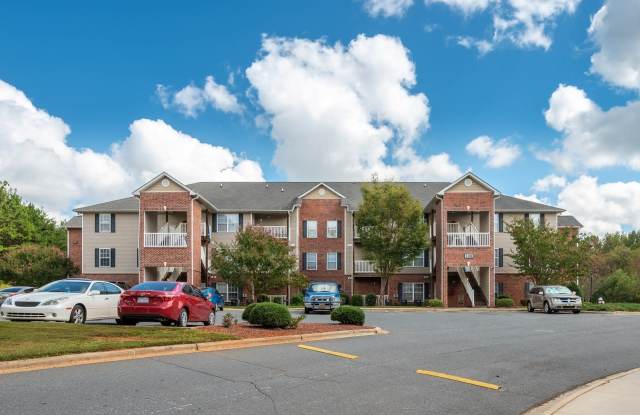 Largest 3 Bedroom 2 Bath Available $1,599/mo - $0-Deposit - 2276 North Fayetteville Street, Asheboro, NC 27203