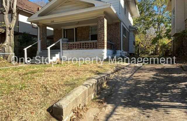 Gorgeous Downtown KC 4 Bedroom Home for RENT!!!! - 3341 Agnes Ave, Kansas City, MO 64128