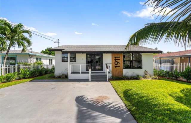 1911 SW 57th Ave photos photos