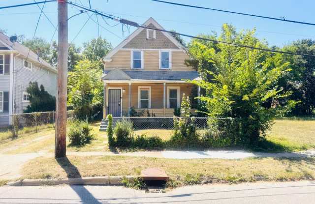 Charming 4-Bedroom Property in Prime Location photos photos