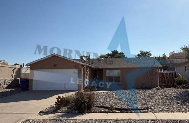 Roadrunner area! LOVELY two bedroom home. - 765 Frontier Drive, Las Cruces, NM 88011
