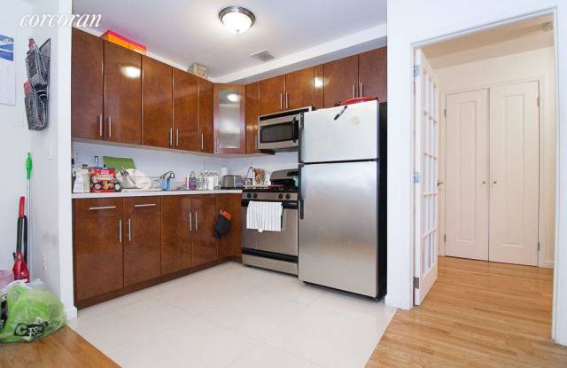 424 East 10th Street Gallery 3
