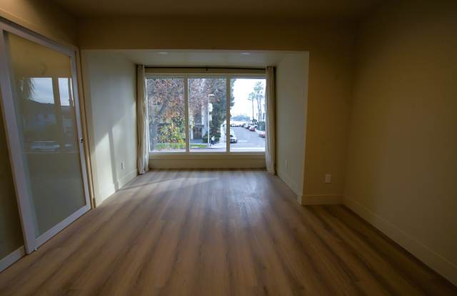 1123 E Ocean Blvd photos photos