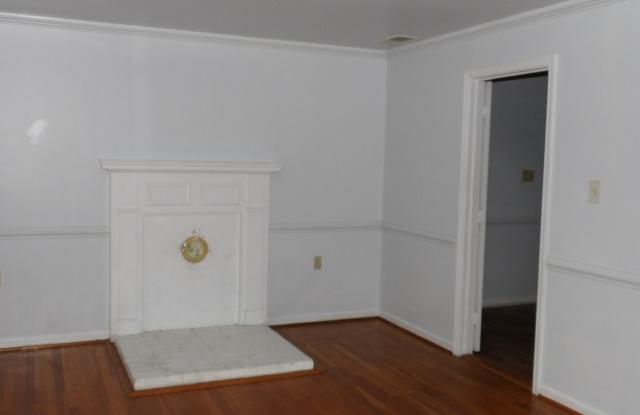 Conveniently Located Near I-95! Gallery 3