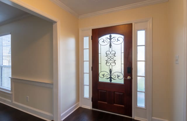 1051 Waltons Court Gallery 3