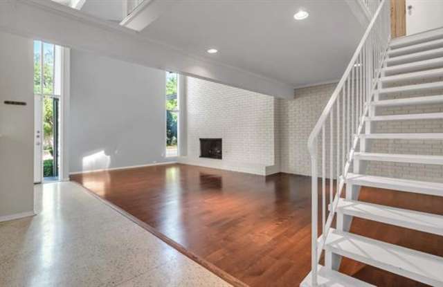 9833 Crest Meadow Drive Gallery 4