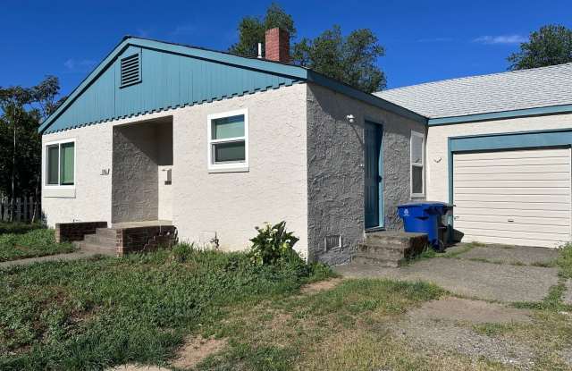 Downtown Duplex with One Car Garage and Fenced Backyard Gallery 1