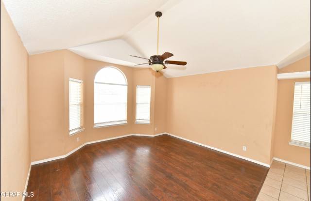 7737 PLAZA AZUL Road Gallery 2