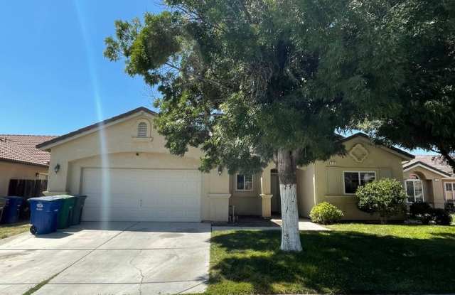 Available Now! Move-In Ready - 757 Petit Sirah Court, Los Banos, CA 93635