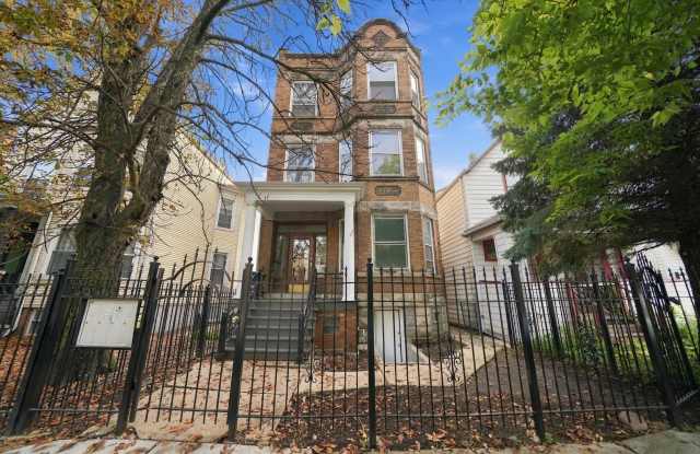 2707 N Central Park Avenue Gallery 1